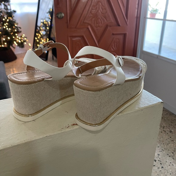 NEW | Bakers Platform - Picture 2 of 7